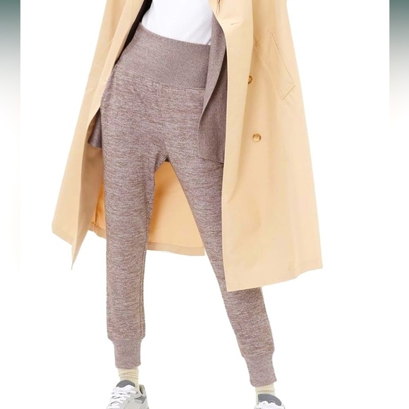 GAP Women's Softspun Jogger - Picture 1 of 4